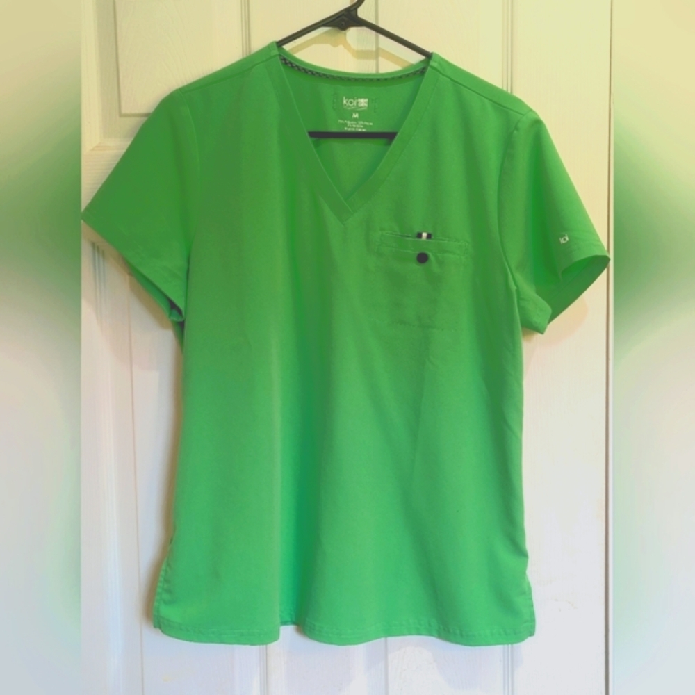 Koi Next Gen Ready To Work Women's Vibrant Green V-Neck Tuck In Scrub Top